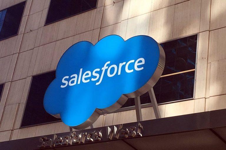 Salesforce avanza con últimas herramientas de inteligencia artificial