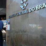 Banco Central de Brasil eleva tasa de interés como esperaba el mercado